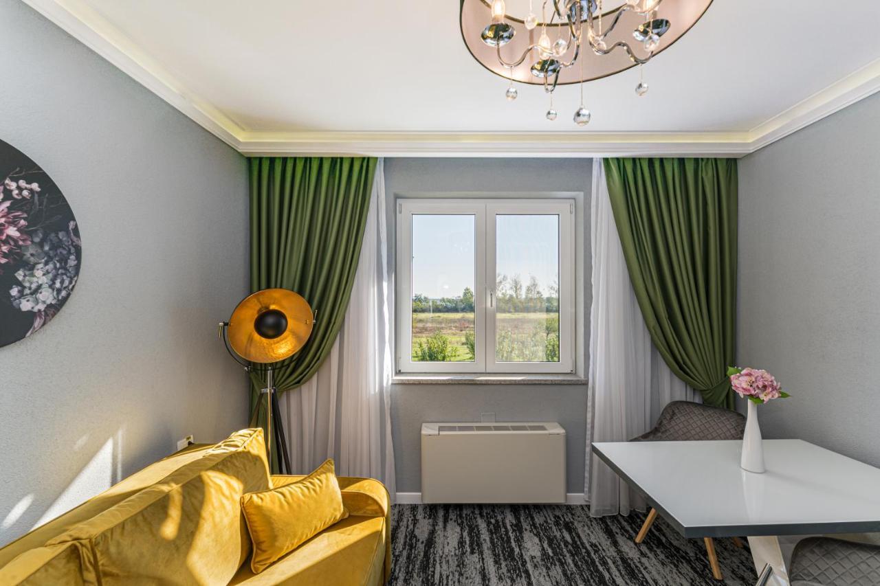 Stejarii Resort Ineu  Экстерьер фото
