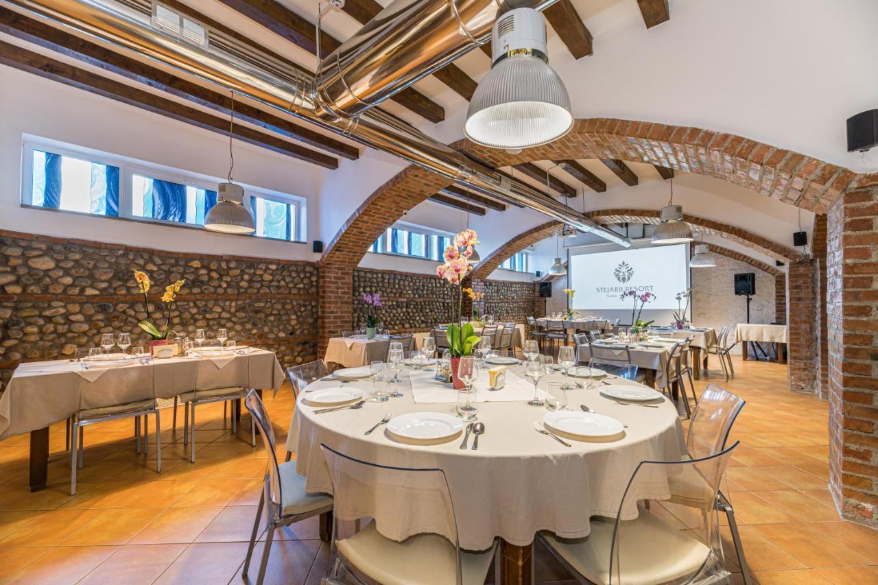 Stejarii Resort Ineu  Экстерьер фото