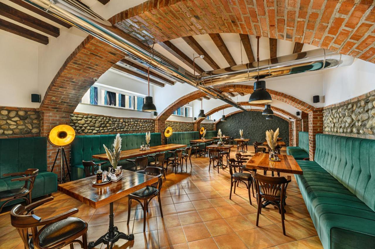 Stejarii Resort Ineu  Экстерьер фото